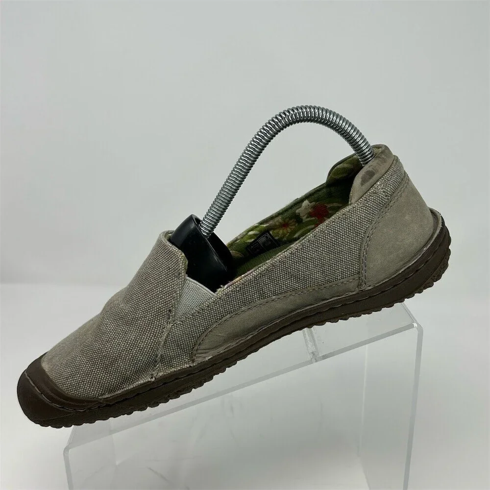 Keen women slip